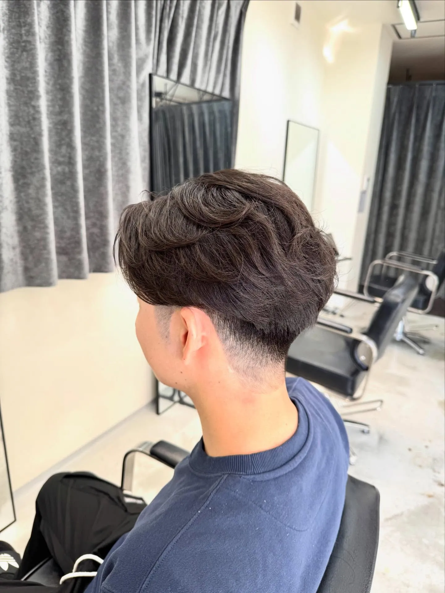 サイドからバックはフェードでこだわりのツーブロック🤩