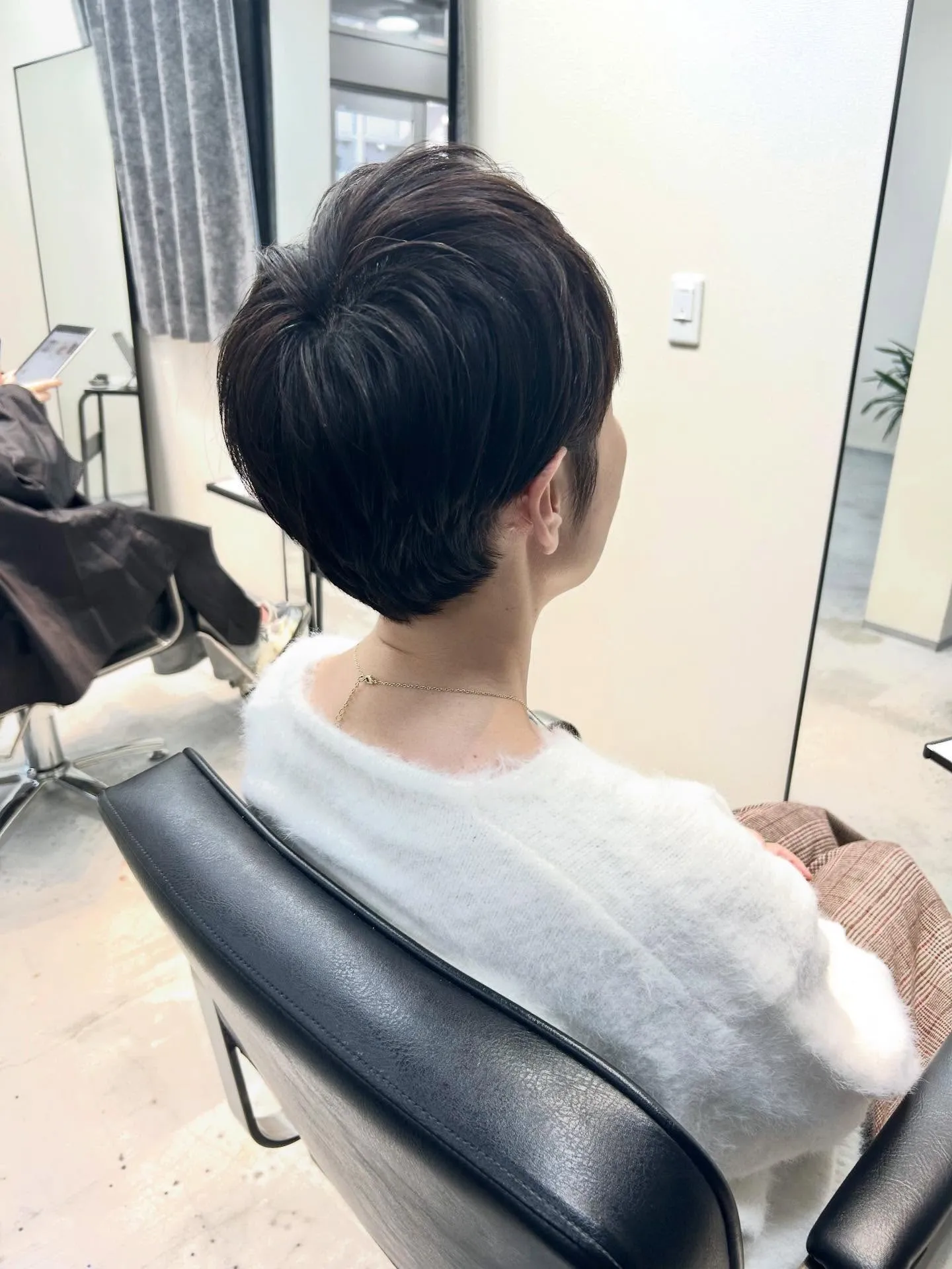 耳かけショートヘア