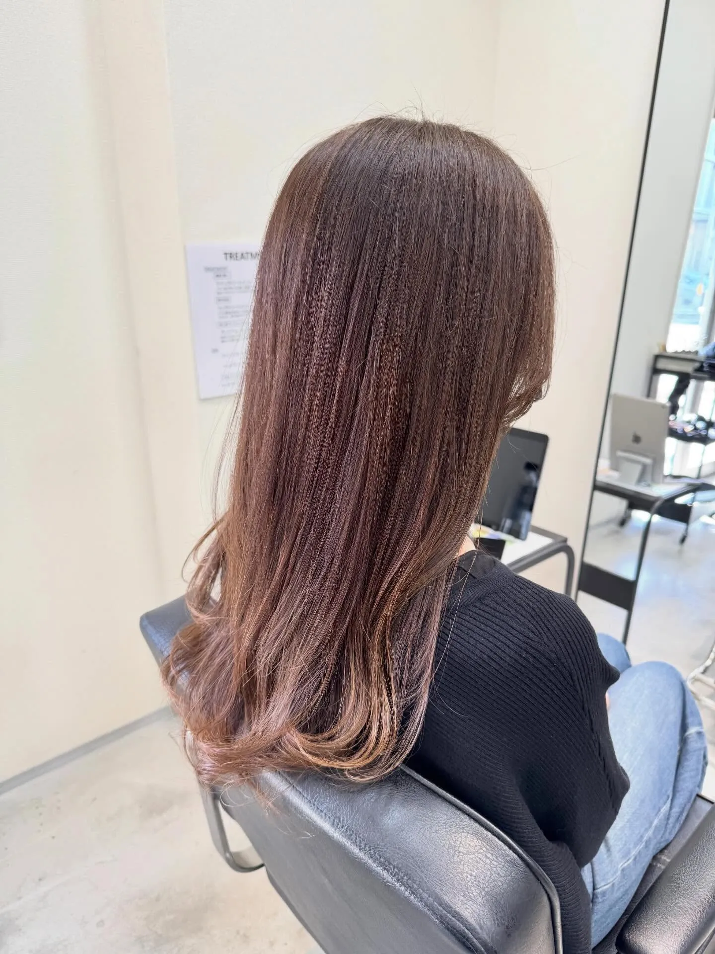 白髪染めでも明るく染めませんか？🤩