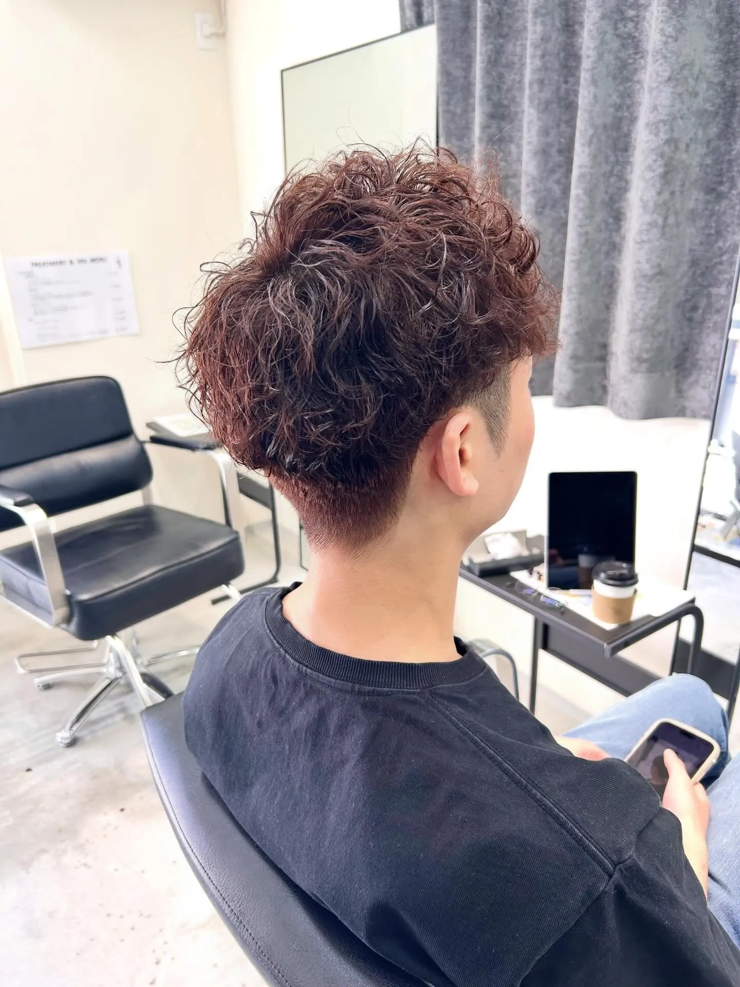 動き×ツヤ◎メンズパーマスタイル