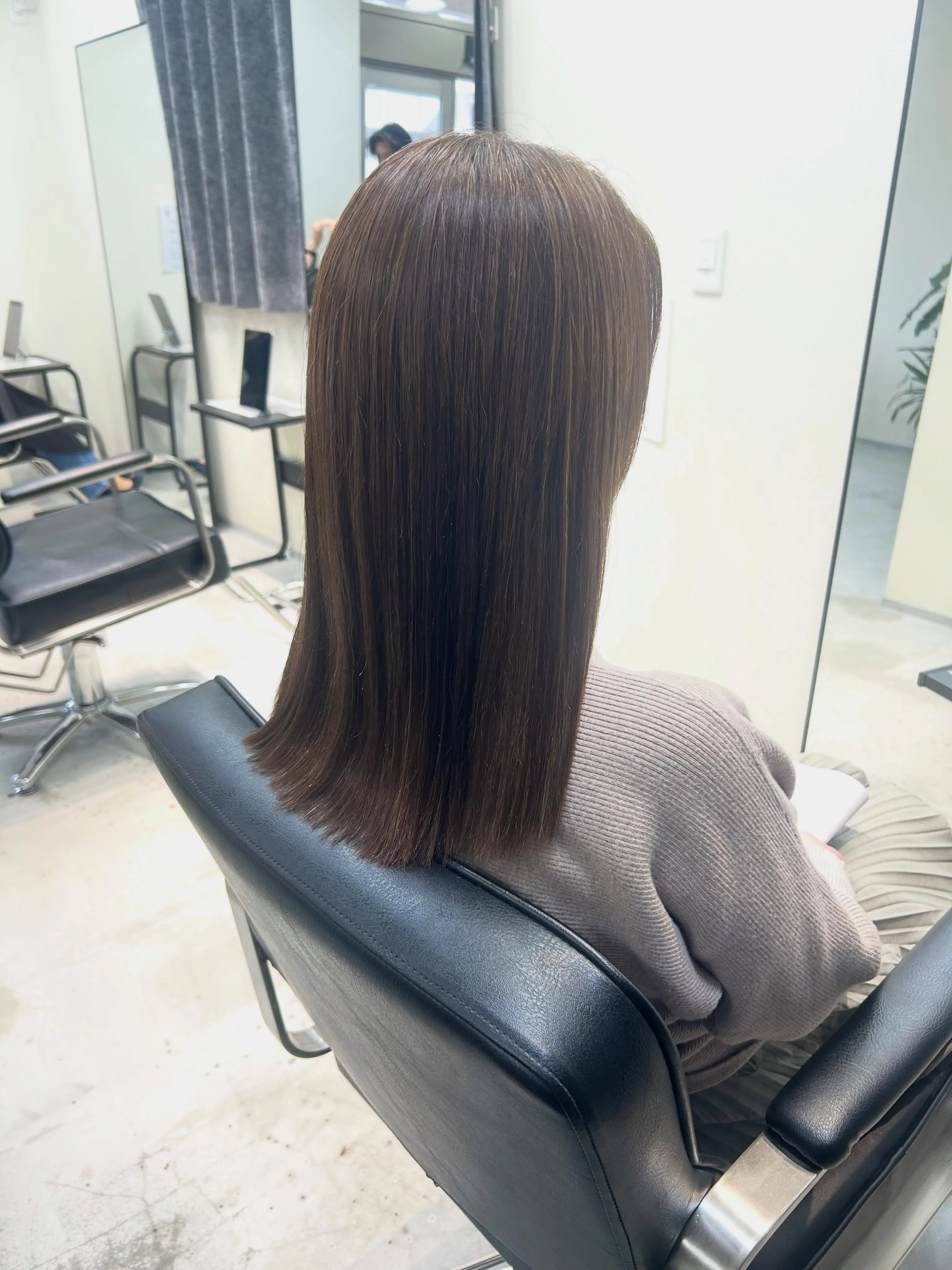 艶感たっぷり◎美髪ストレート