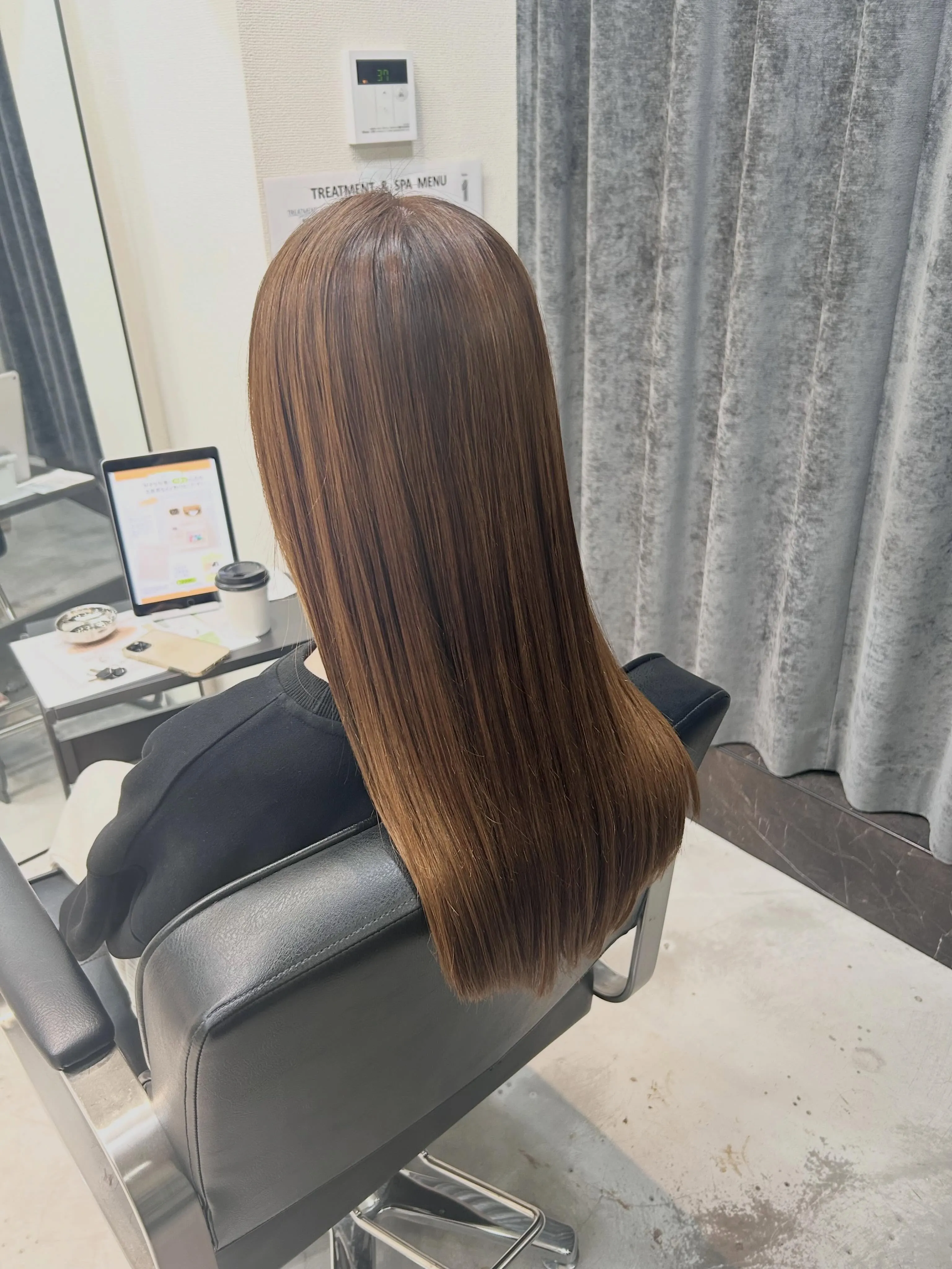 美髪ストレートで叶える艶ロング♡